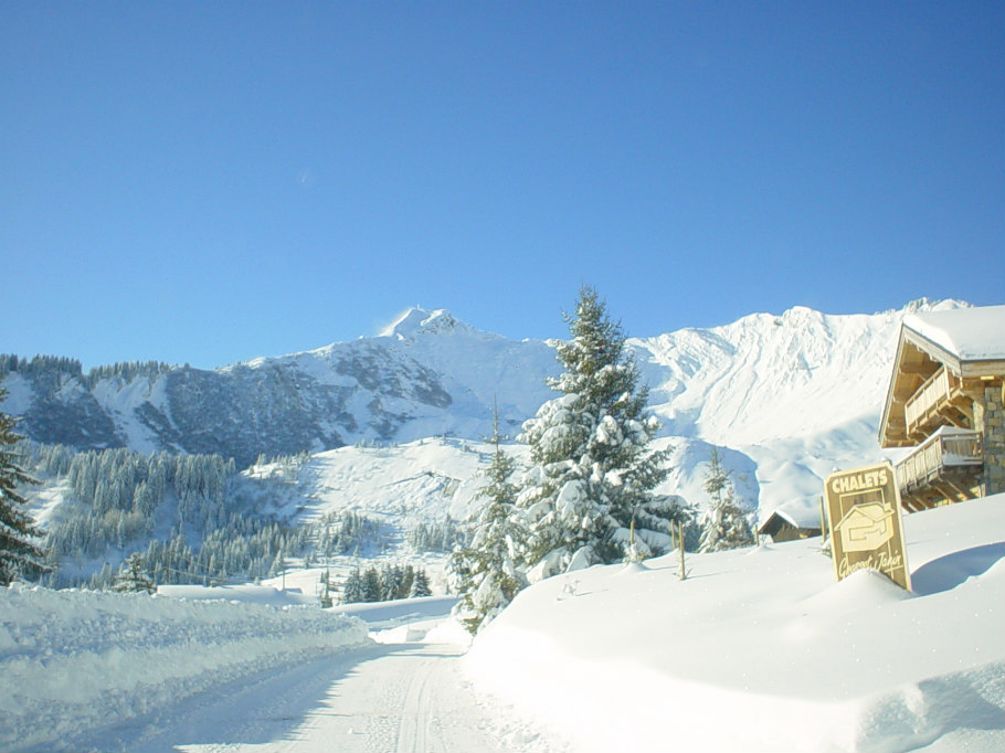Chalet le raydan hiver neige